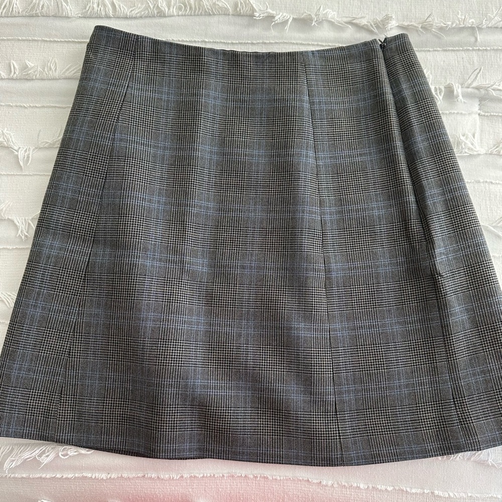Aritizia - Plaid Babaton Skirt - Like New - Size 10